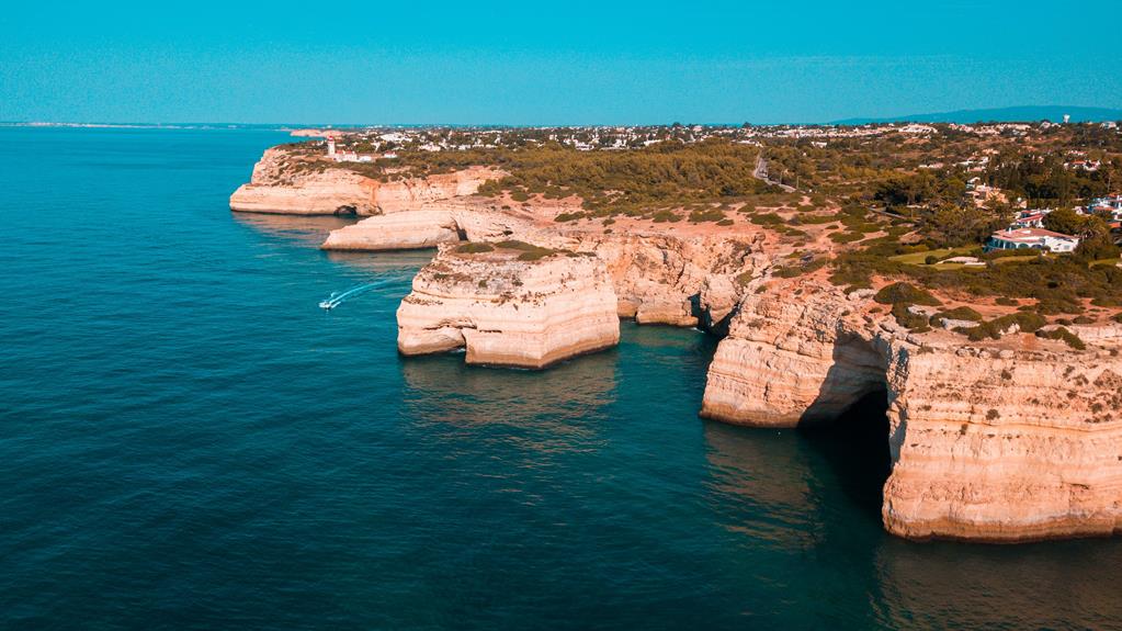 scenic coastal towns in algarve