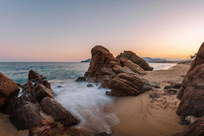 algarve s mesmerizing cliff landscapes